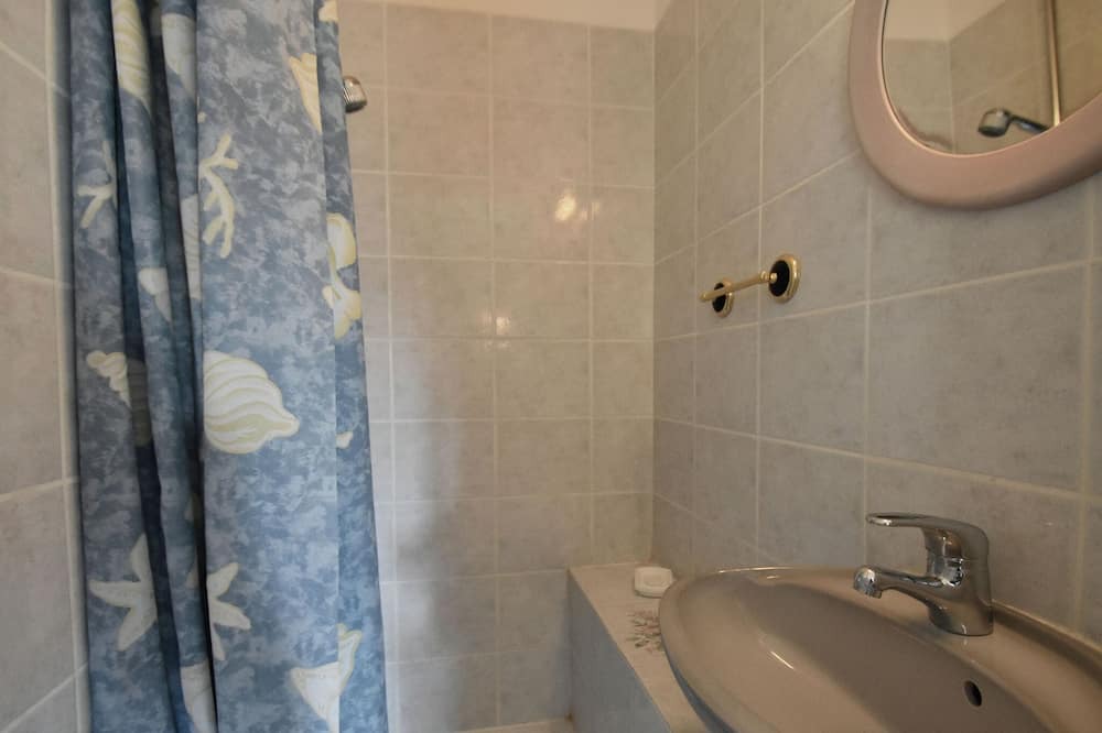 Photo of Bathroom in Argelliers