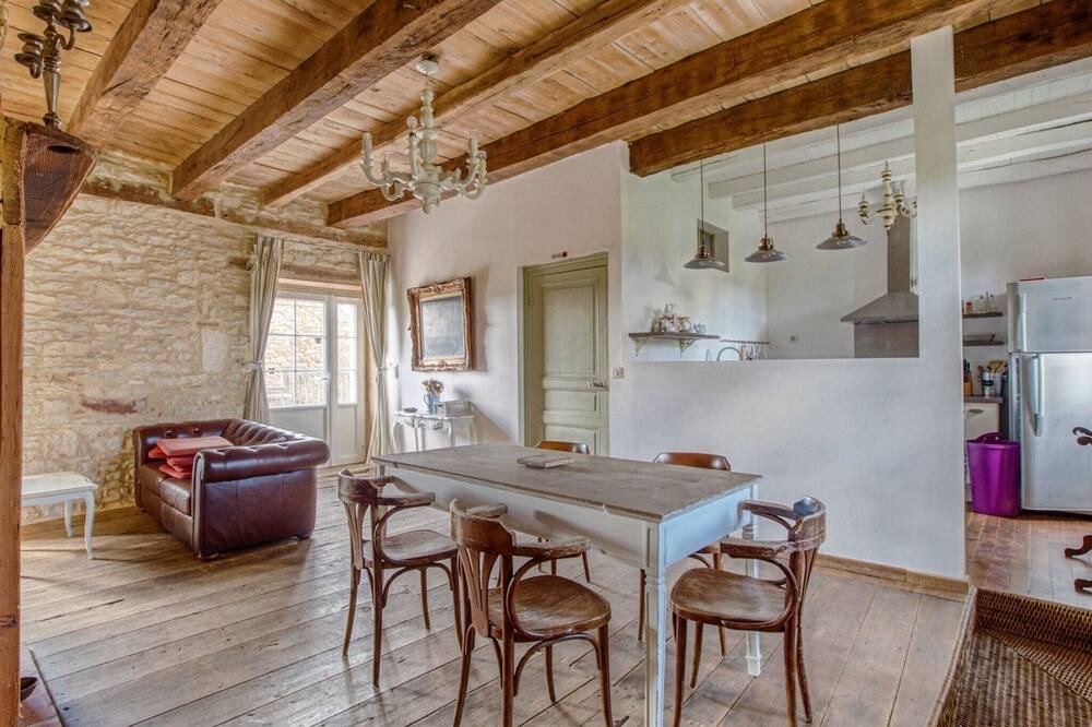 Photo of Livingroom in Degagnac