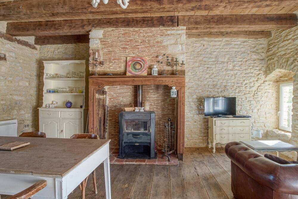 Photo of Livingroom in Degagnac