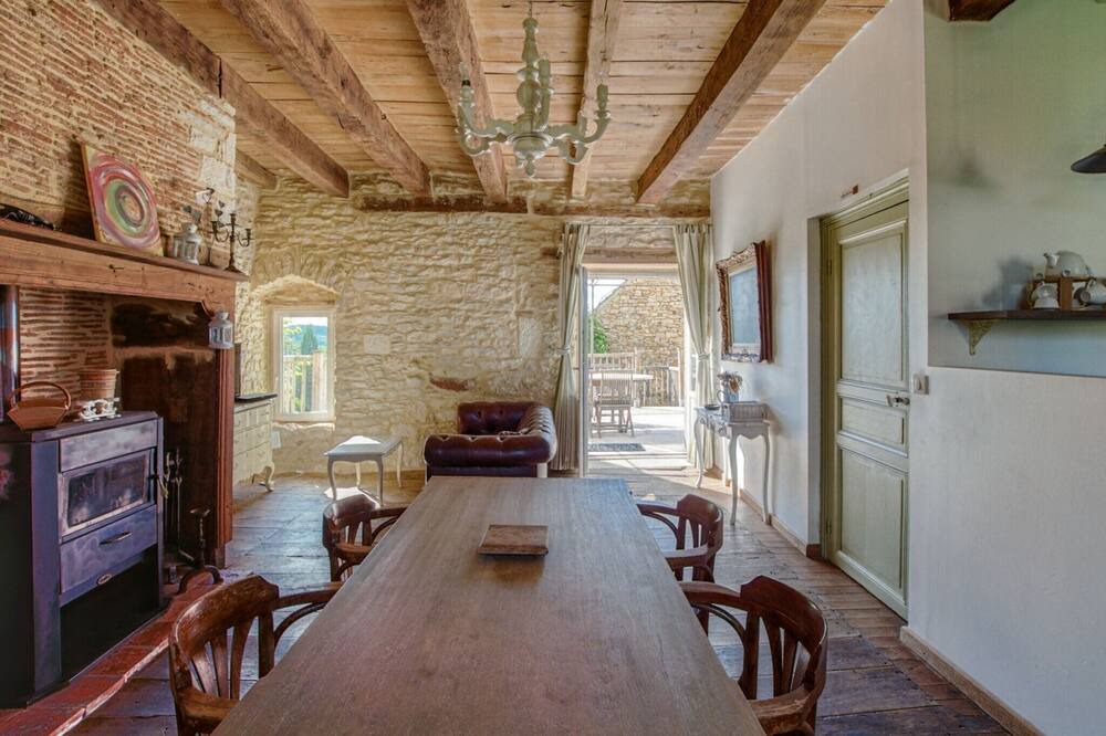 Photo of Livingroom in Degagnac