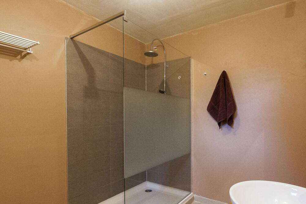 Photo of Bathroom in Auriac