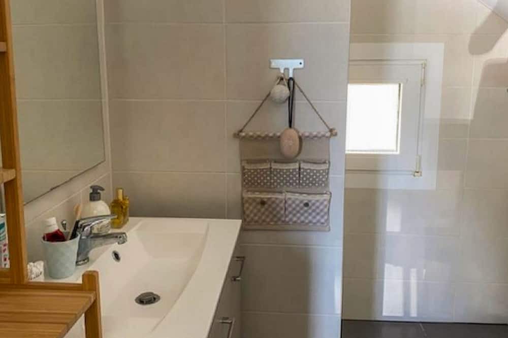 Photo of Bathroom in Daumazan-sur-Arize