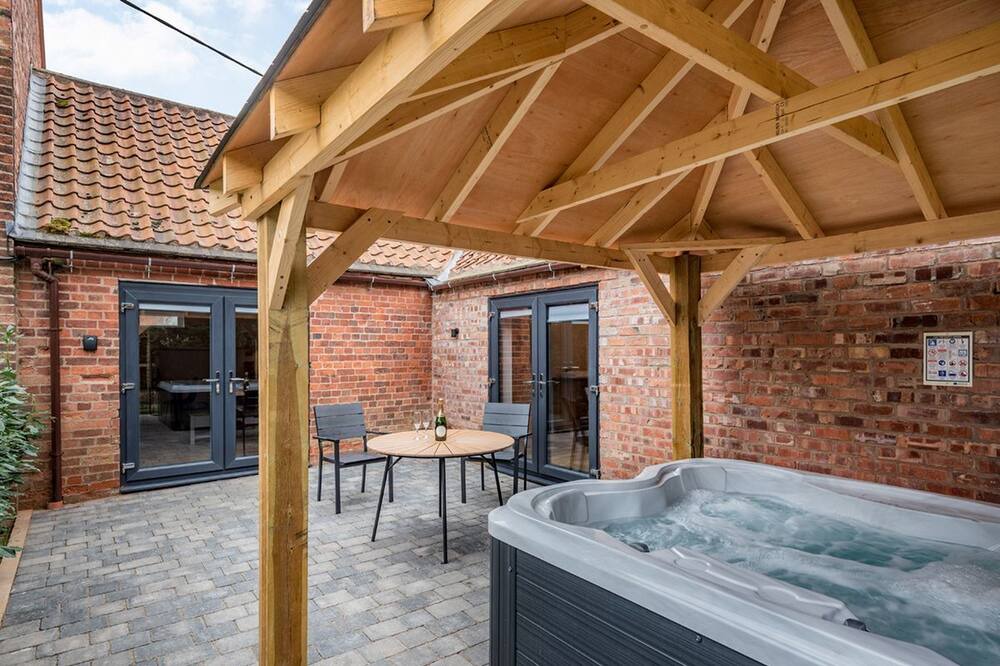 Photo of Outdoor in Mansfield