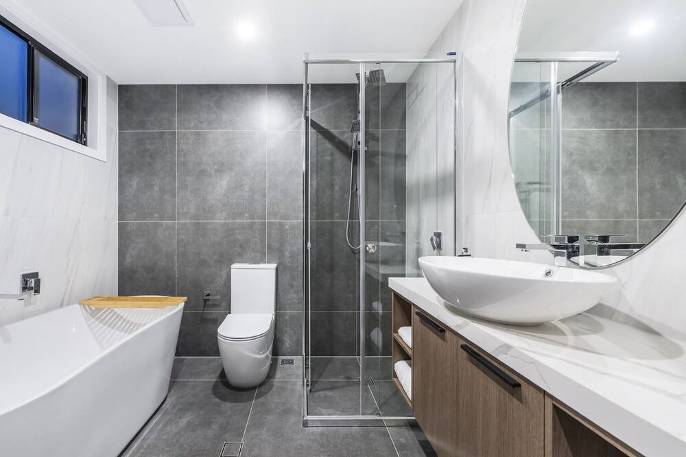 Photo of Bathroom in Runaway Bay