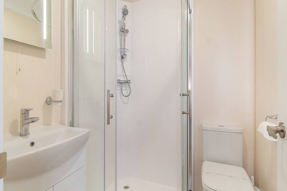 Photo of Bathroom in Woolverstone