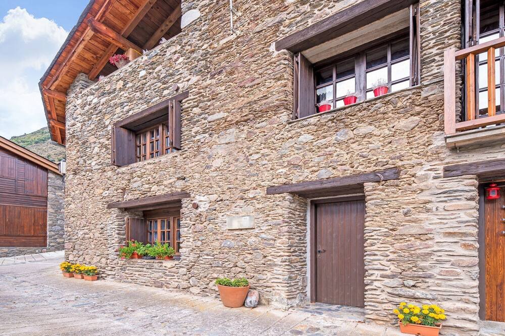 Photo of Outdoor in Isavarre