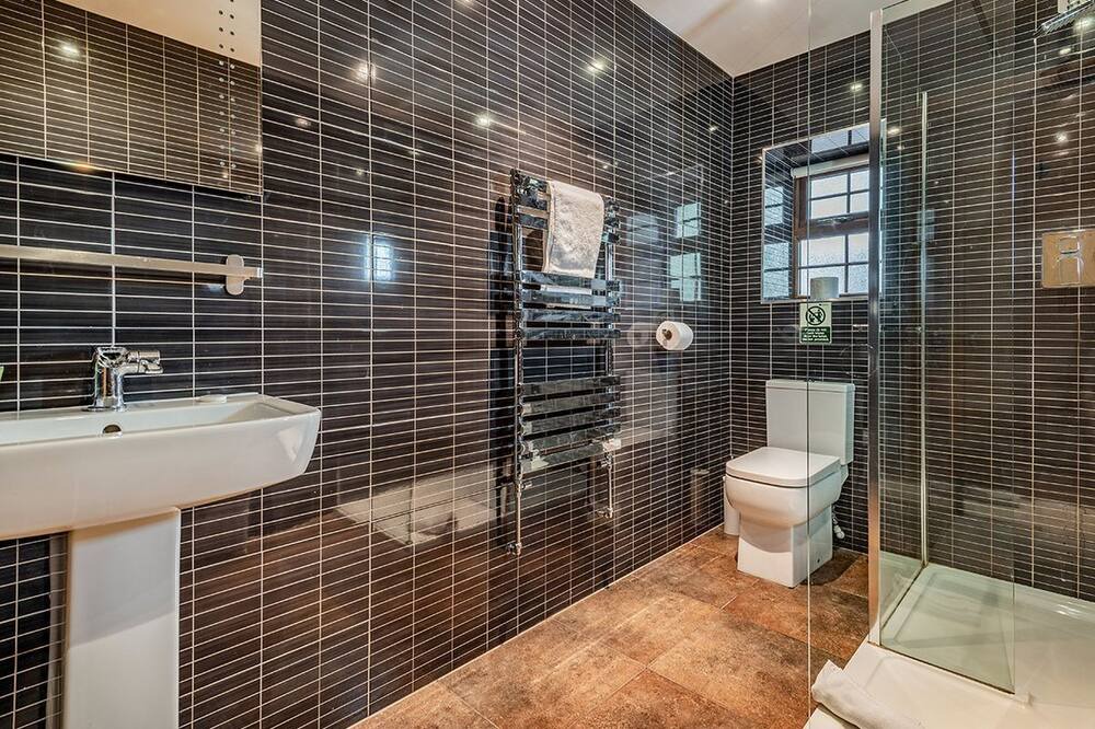 Photo of Others in Mansfield