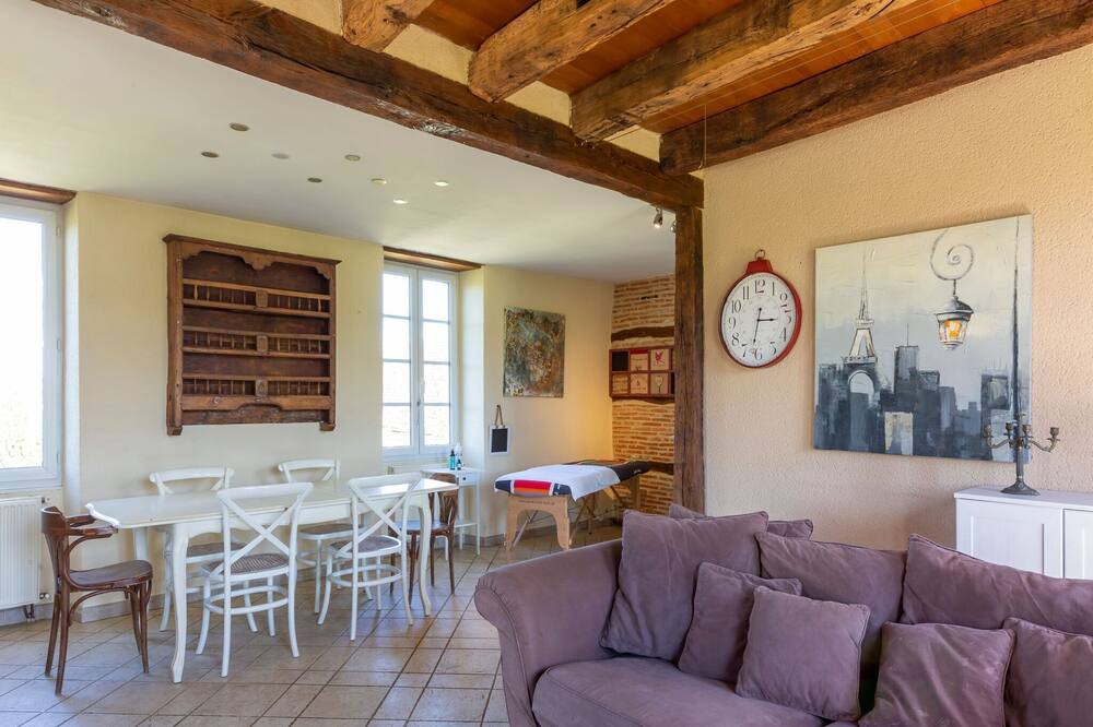 Photo of Livingroom in Degagnac