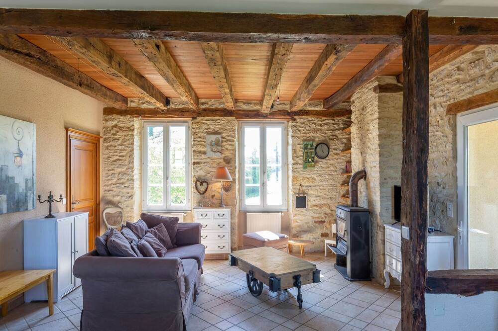 Photo of Livingroom in Degagnac