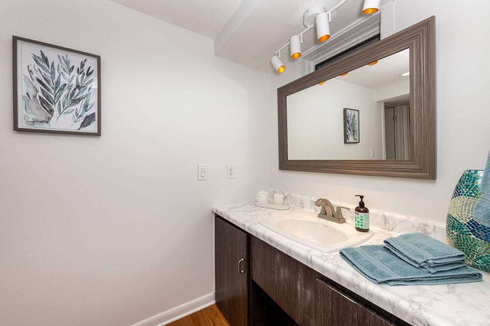 Photo of Bathroom in Old North Boulder