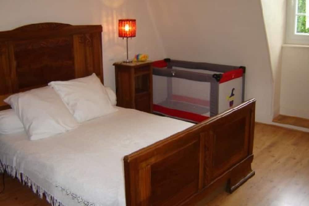 Photo of Bedroom in Laissac