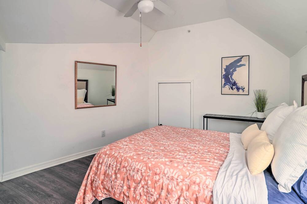Photo of Bedroom in Fairfield Historic District