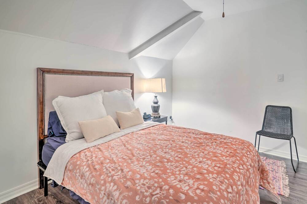 Photo of Bedroom in Fairfield Historic District