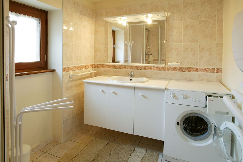 Photo of Bathroom in La Roque-Sainte-Marguerite