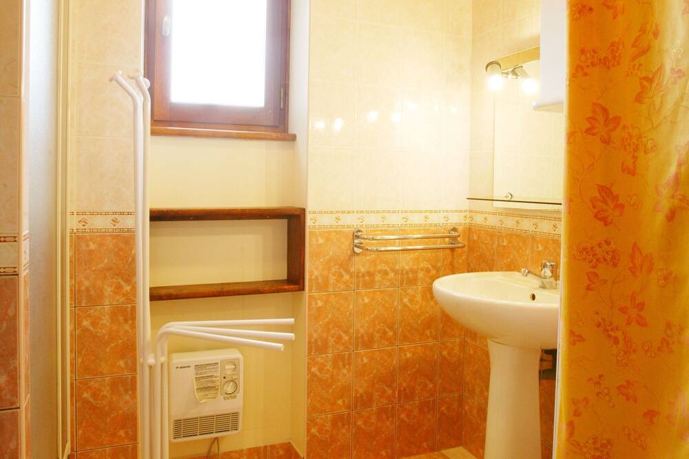 Photo of Bathroom in La Roque-Sainte-Marguerite