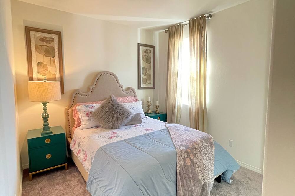 Photo of Bedroom in Jurupa Valley