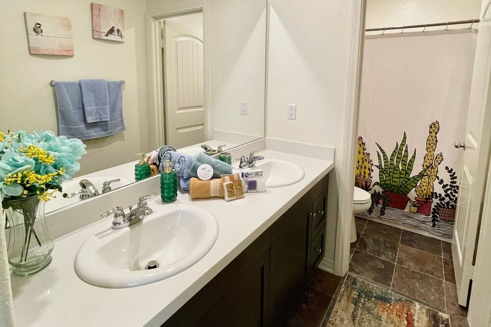Photo of Bathroom in Jurupa Valley