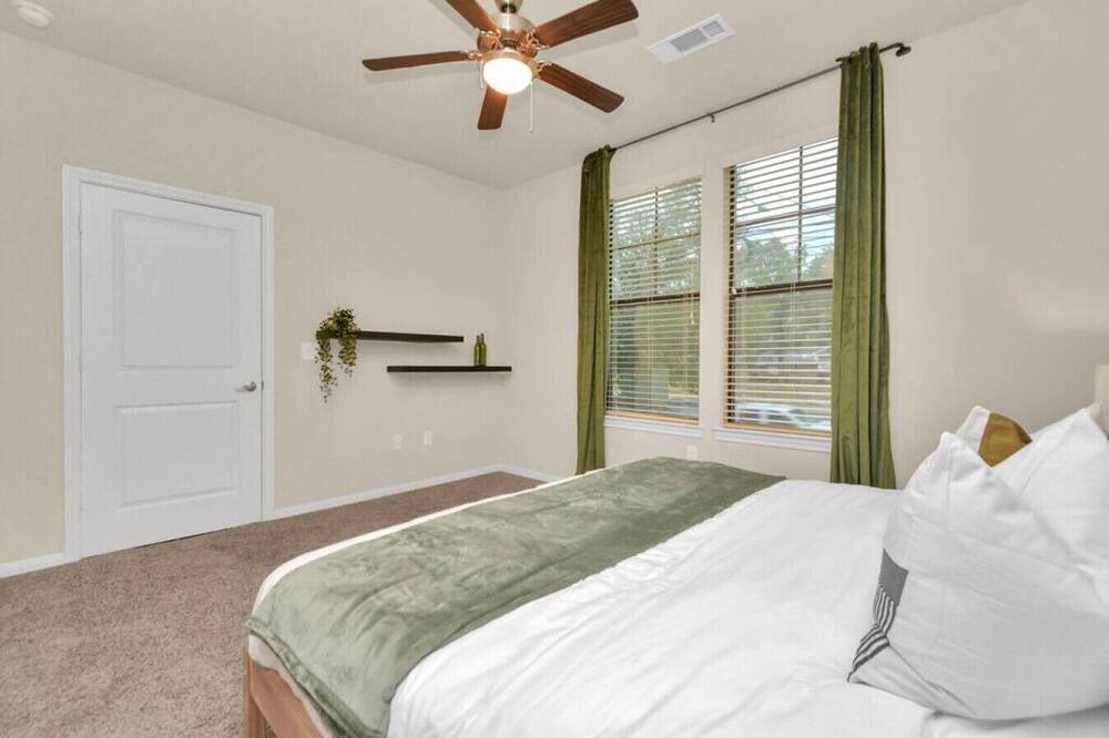 Photo of Others in Lazybrook/Timbergrove