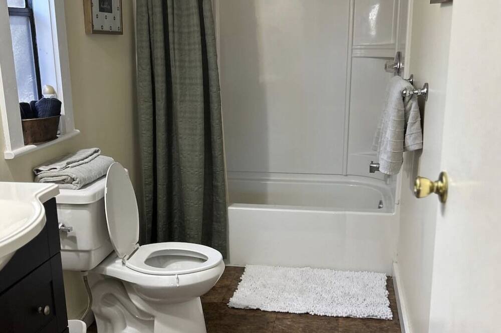 Photo of Bathroom in Tiger