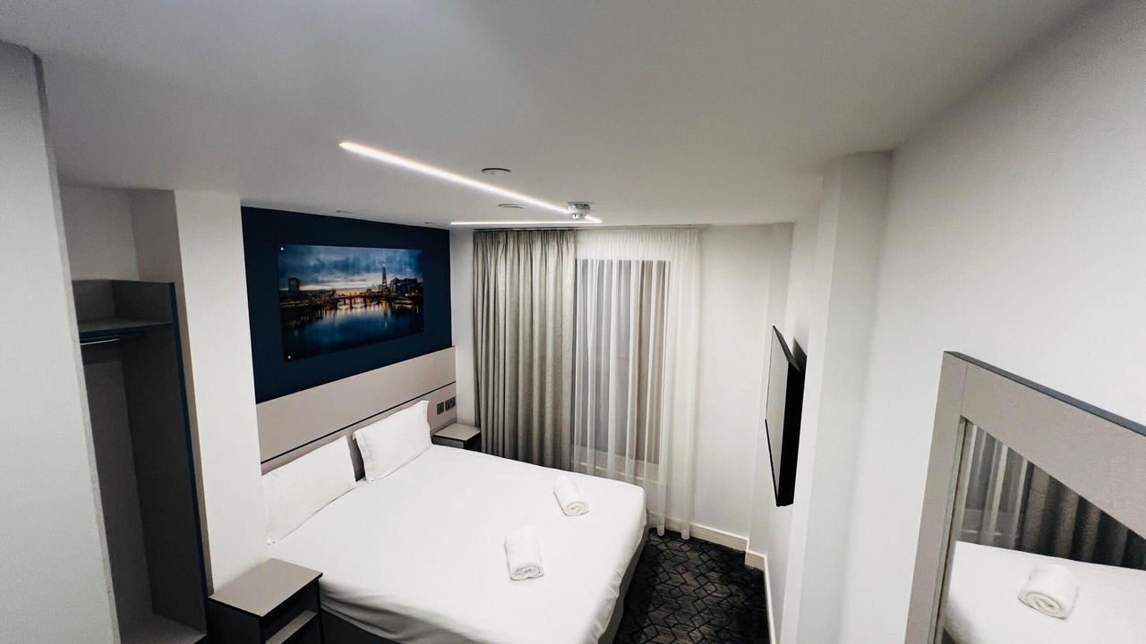 Photo of Bedroom in Valentines