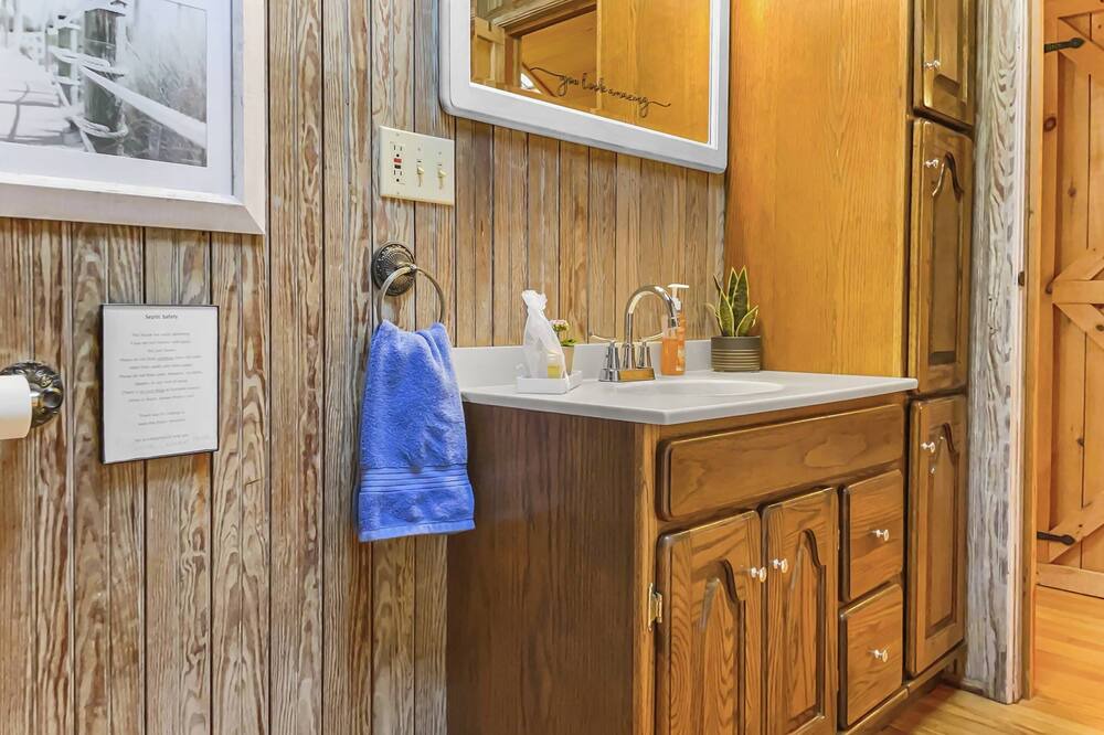 Photo of Bathroom in Seymour