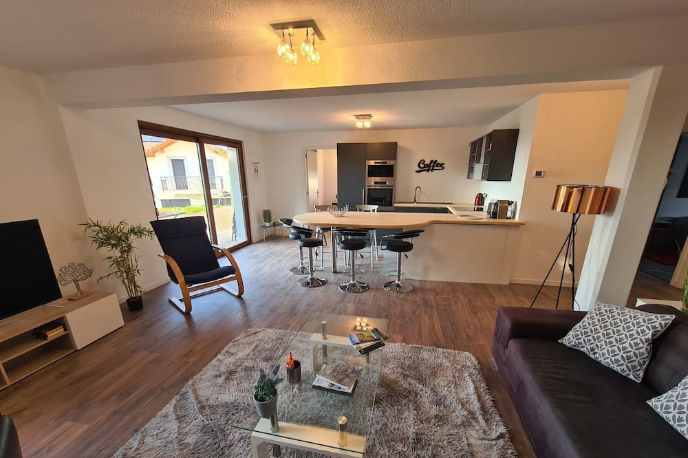 Photo of Others in Presilly