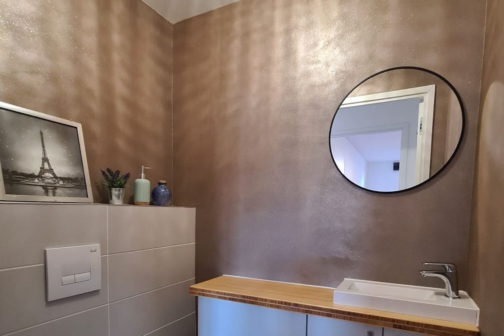 Photo of Bathroom in Presilly