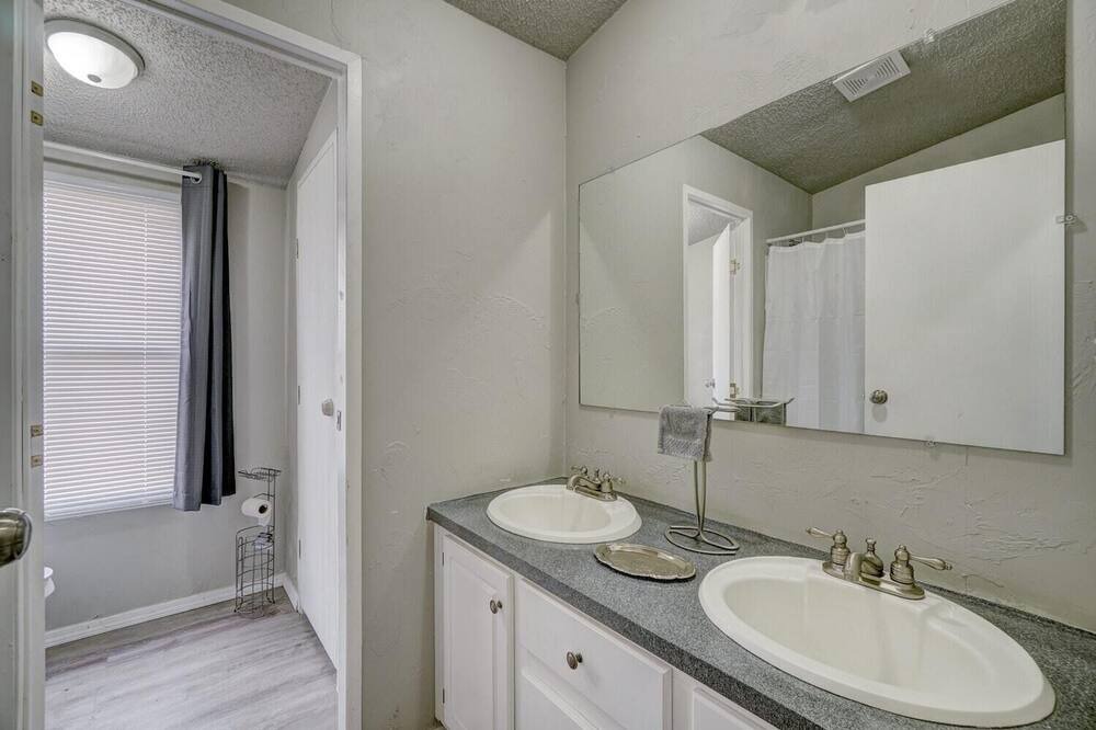 Photo of Bathroom in Norman
