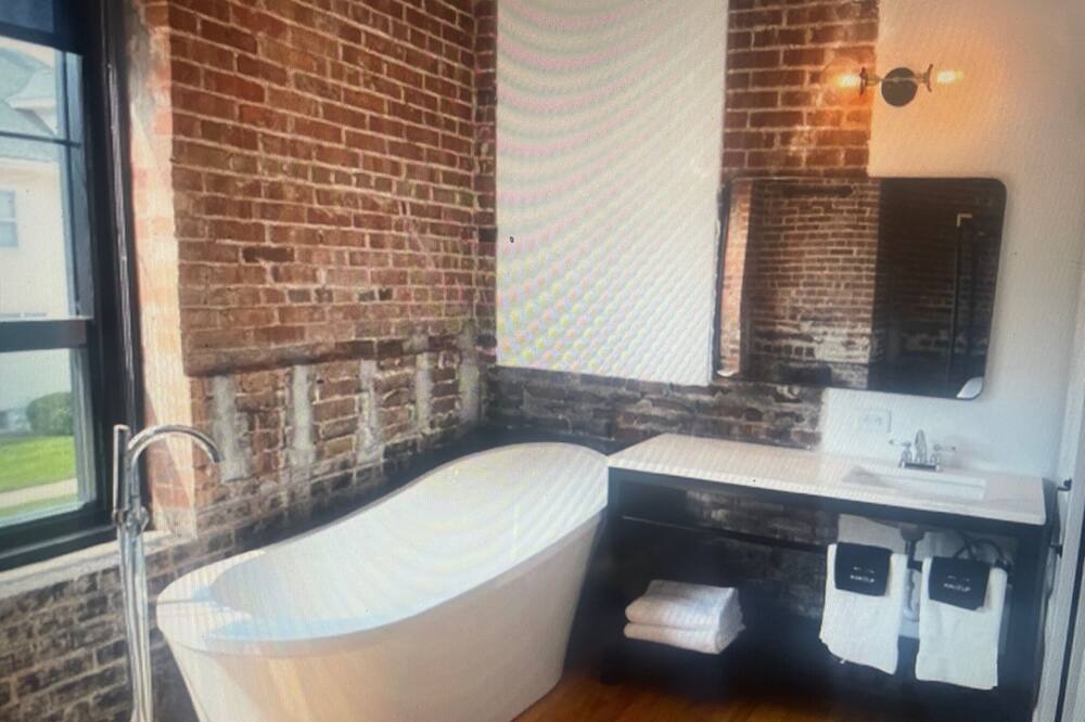 Photo of Bathroom in Solon