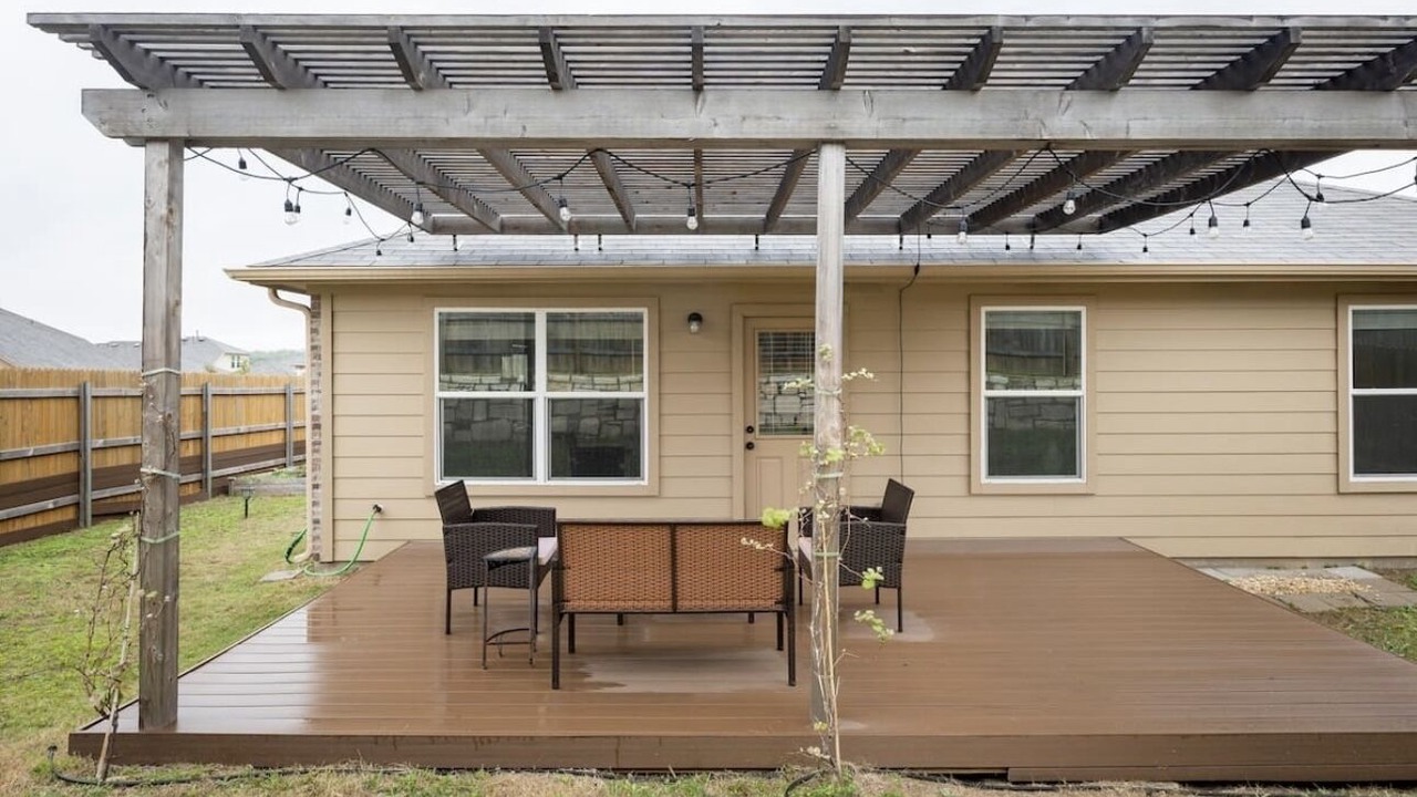 Photo of Outdoor in McNeil