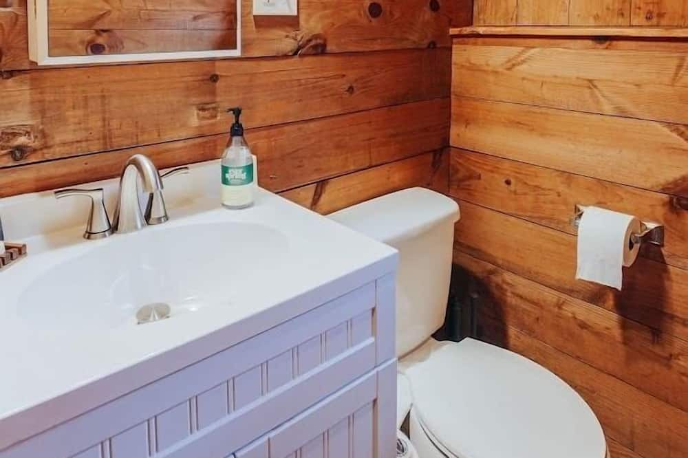 Photo of Bathroom in Shipman