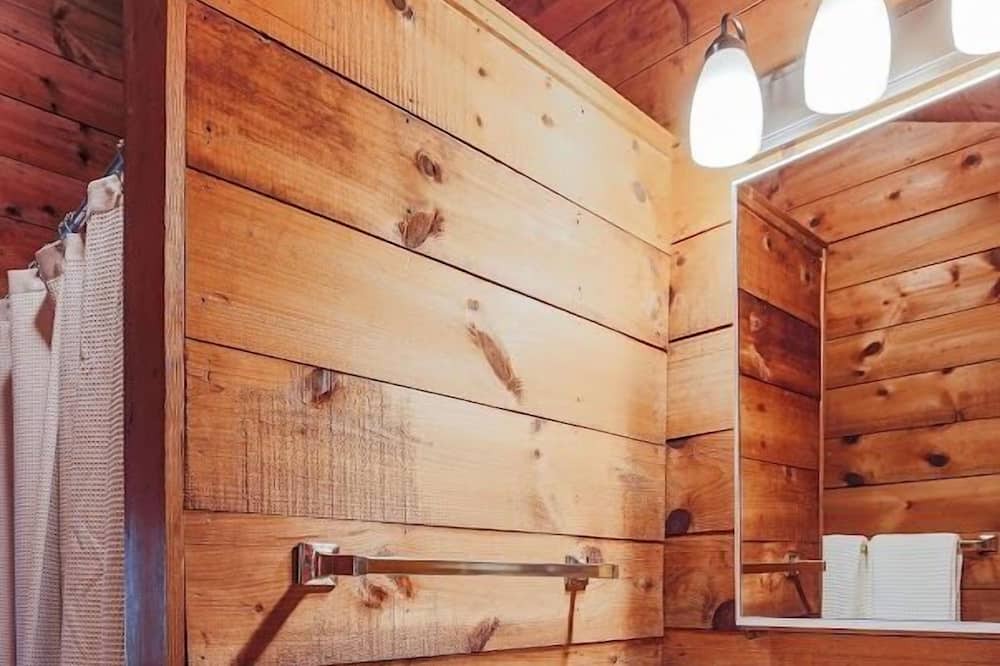 Photo of Bathroom in Shipman