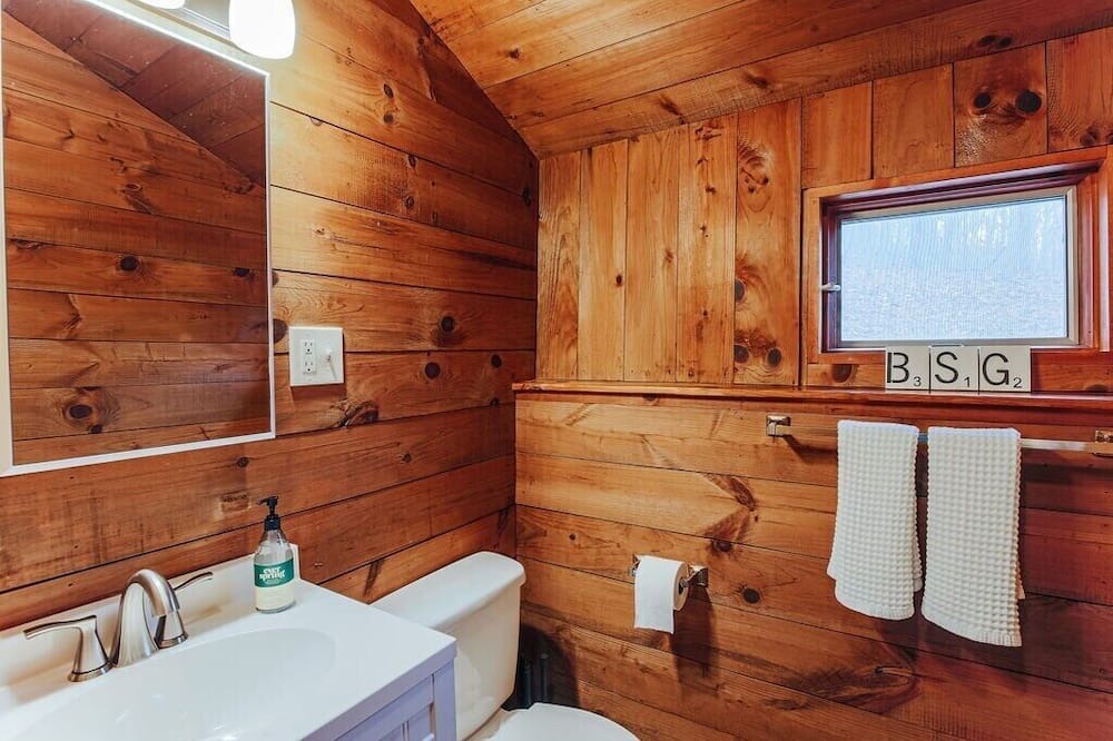 Photo of Bathroom in Shipman