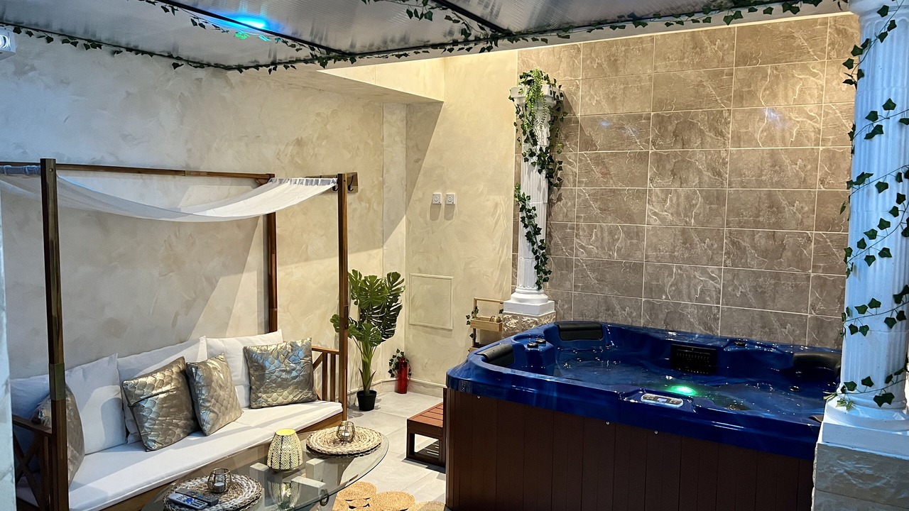 Photo of Livingroom in La Varenne Saint-Hilaire