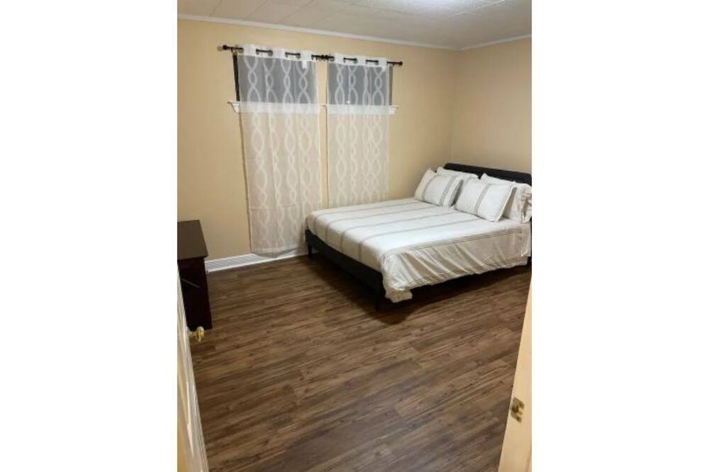 Photo of Bedroom in Kenner - Louis Armstrong International Airport