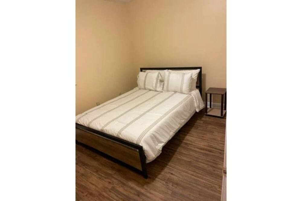Photo of Bedroom in Kenner - Louis Armstrong International Airport