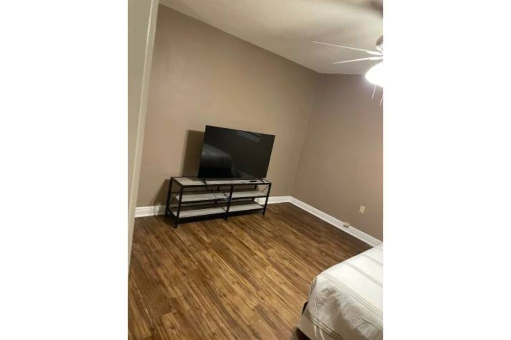 Photo of Bedroom in Kenner - Louis Armstrong International Airport