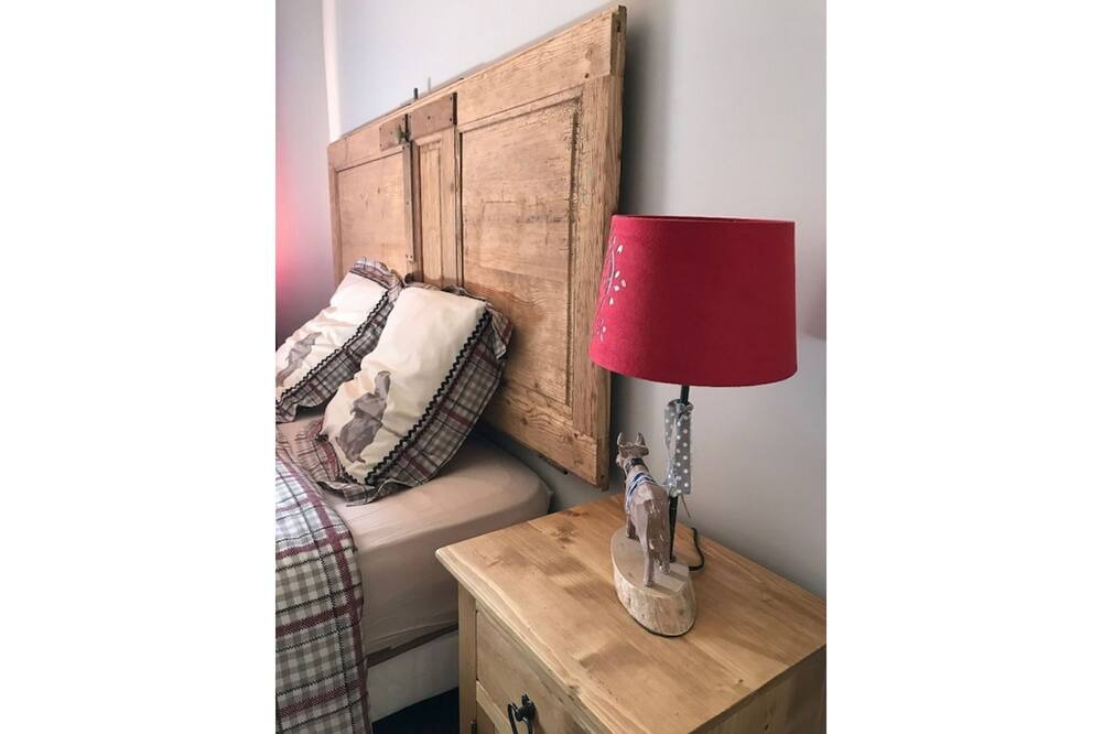 Photo of Bedroom in Premanon
