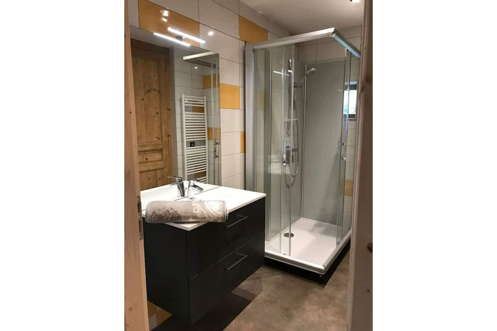 Photo of Bathroom in Premanon