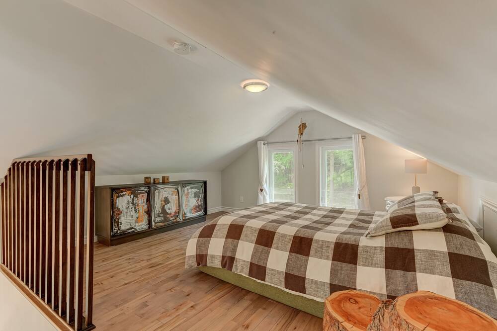Photo of Bedroom in Bolton-Est