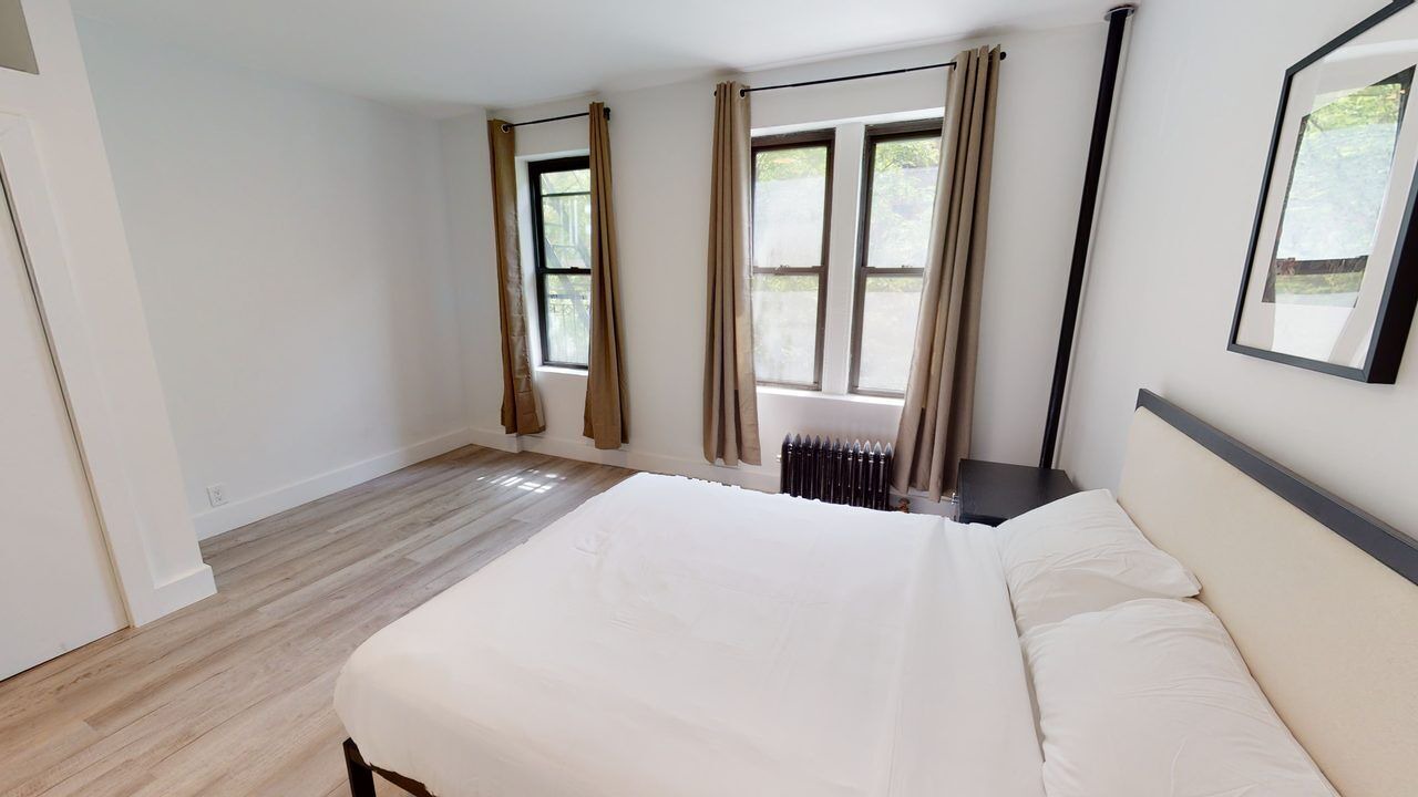 Photo of Others in Hamilton Heights