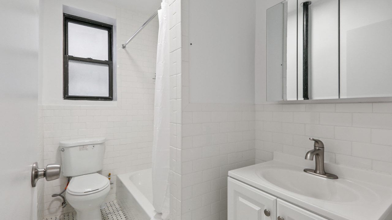 Photo of Bathroom in Hamilton Heights