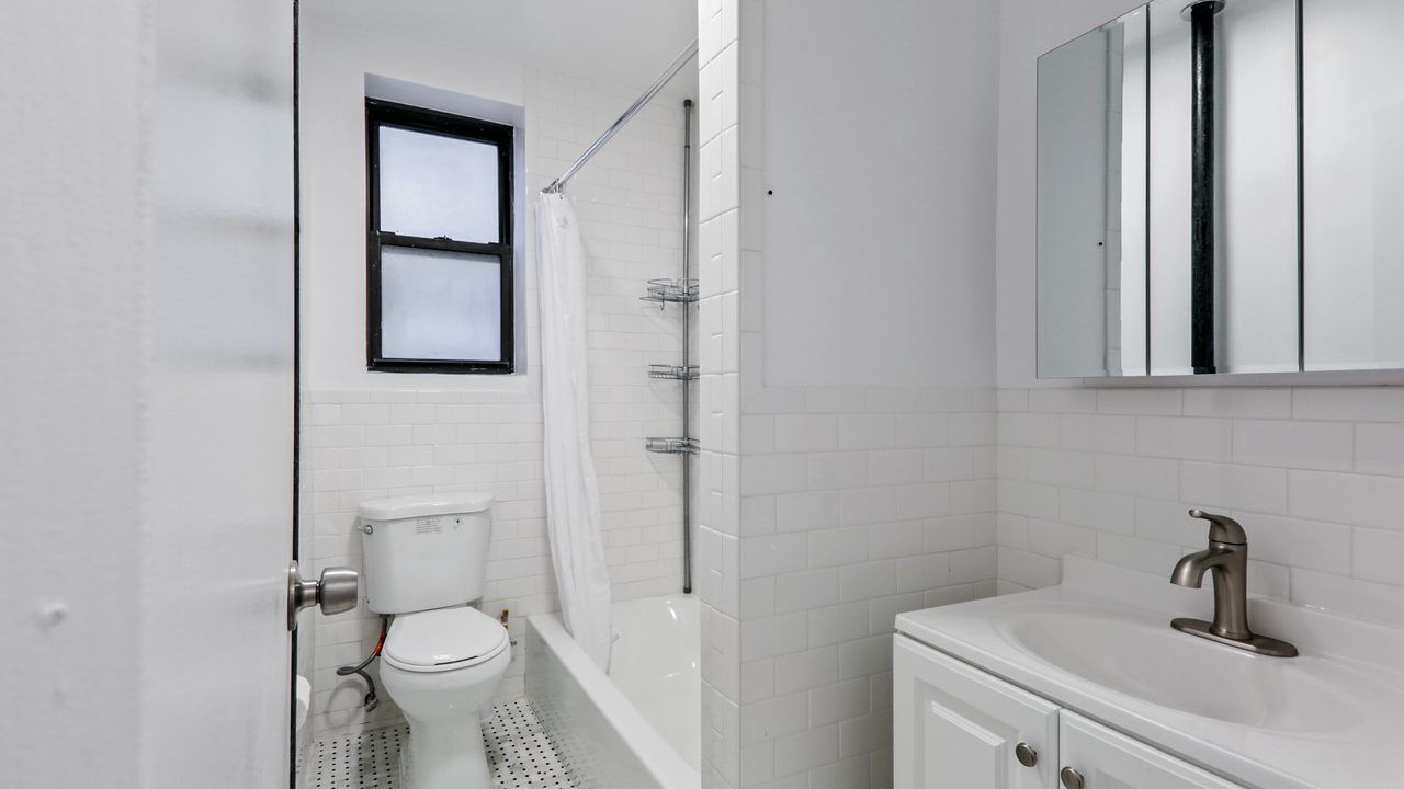 Photo of Bathroom in Hamilton Heights