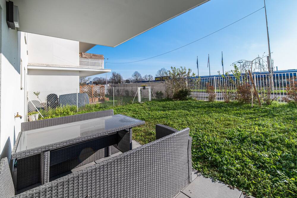 Photo of Outdoor in Vaulx En Velin Village