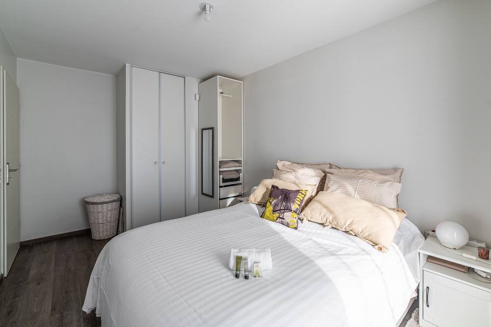 Photo of Bedroom in Vaulx En Velin Village