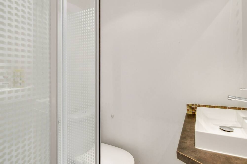 Photo of Bathroom in Montaud