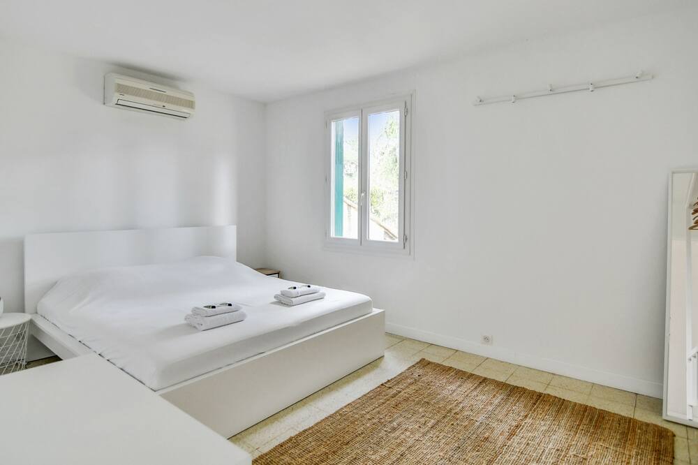 Photo of Bedroom in Montaud
