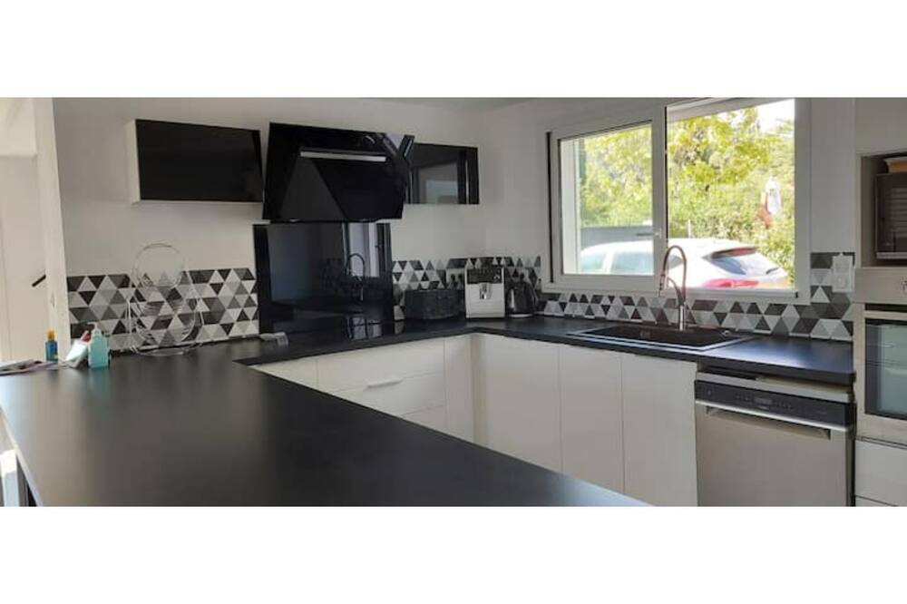 Photo of Kitchen in Puget-Ville