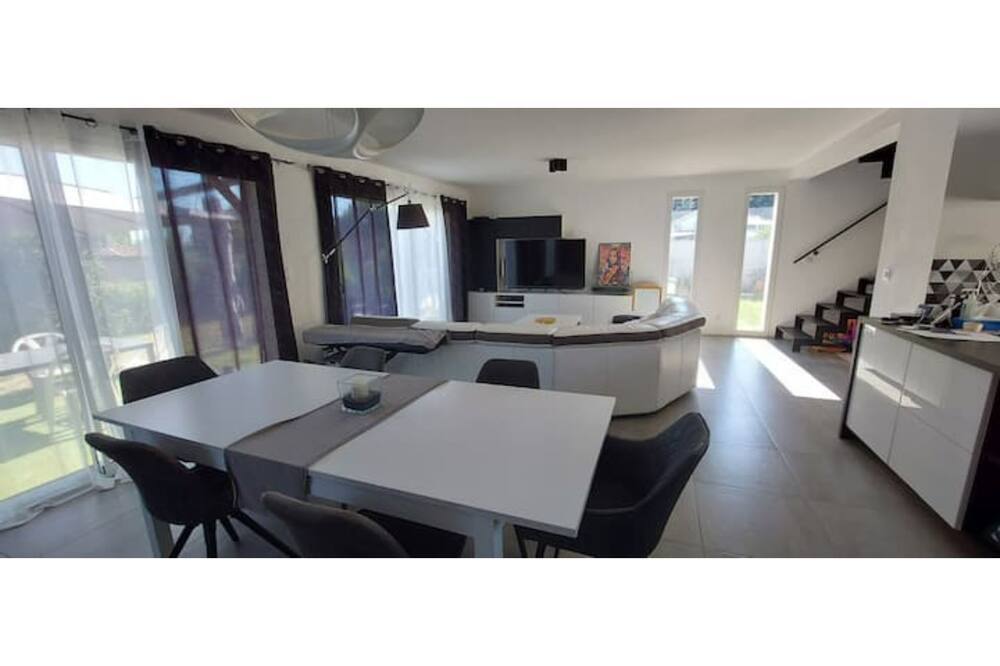 Photo of Kitchen in Puget-Ville