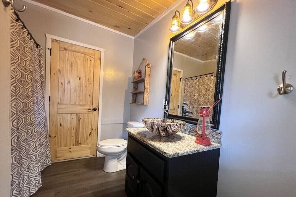 Photo of Bathroom in Valley Head
